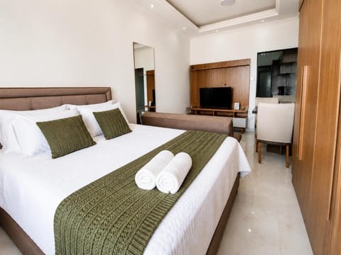 Bed, Bedroom, towels, air conditioner, air conditioner