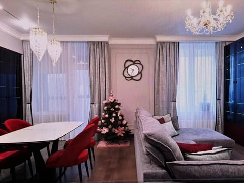 Urban Retreat Parkside Suite with Terrace and Entertainment Apartment in Schleswig-Holstein