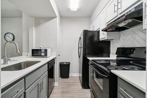 Halsten at Vinings 2515 Comfy 1 Bed 1 Bath Apartment in Vinings