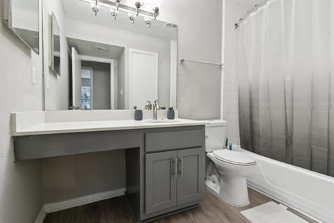 Halsten at Vinings 2515 Comfy 1 Bed 1 Bath Apartment in Vinings