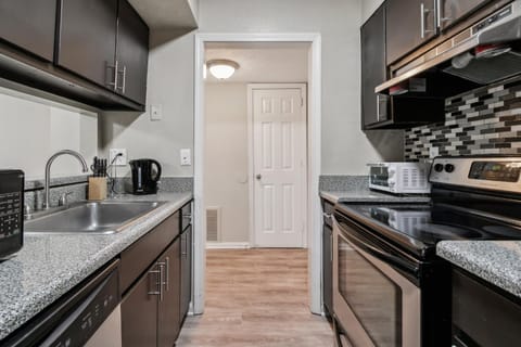 Halsten at Vinings 2516 spacious 1 Bed 1 bath Apartment in Vinings