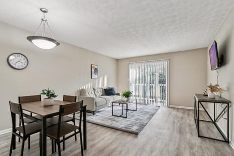 Halsten at Vinings 2516 spacious 1 Bed 1 bath Apartment in Vinings