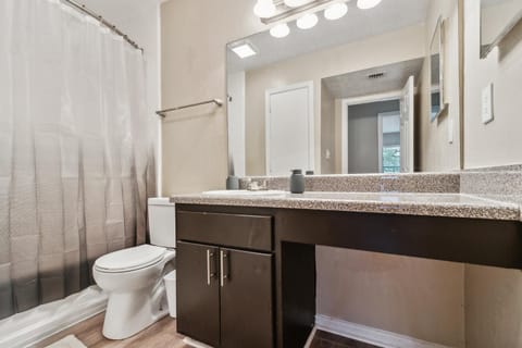 Halsten at Vinings 2516 spacious 1 Bed 1 bath Apartment in Vinings