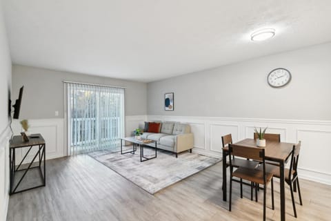 Halsten at Vinings 3214 Spacious 1 Bed 1 Bath Apartment in Vinings