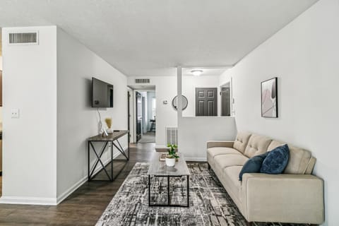 Halsten at Vinings 309 spacious 1 Bed 1 Bath Apartment in Vinings