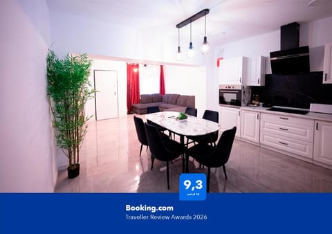 Kitchen or kitchenette, Dining area, oven, pet friendly