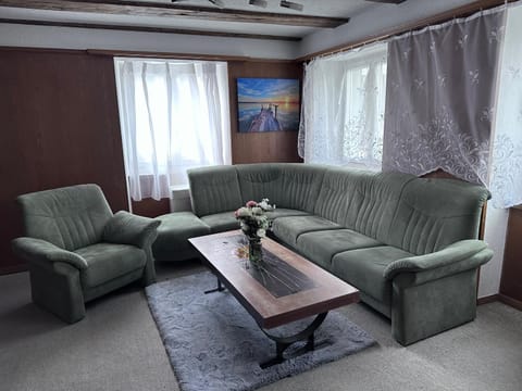 Family Zimmer BIGASKY Vacation rental in Singen