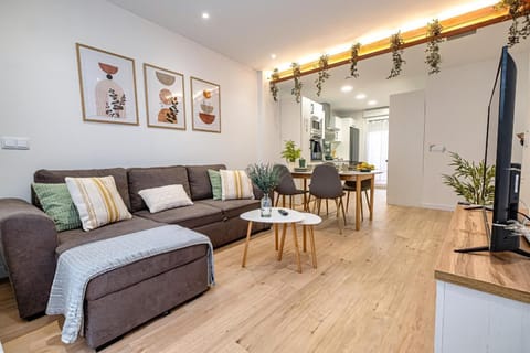 Communal lounge/ TV room, Dining area