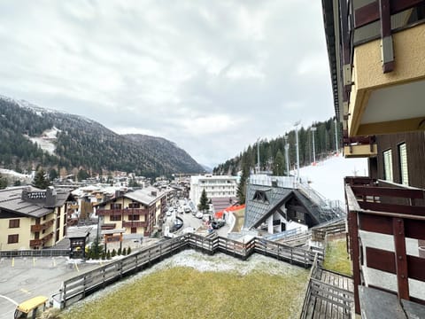 Nearby landmark, Natural landscape, City view, Mountain view