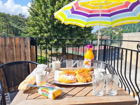Patio, View (from property/room), Balcony/Terrace, Food, Breakfast