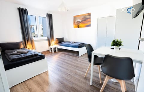 Bed, TV and multimedia, Photo of the whole room, Bedroom, wardrobe