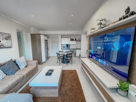 TV and multimedia, Kitchen or kitchenette, Living room, Seating area, Dining area, Evening entertainment