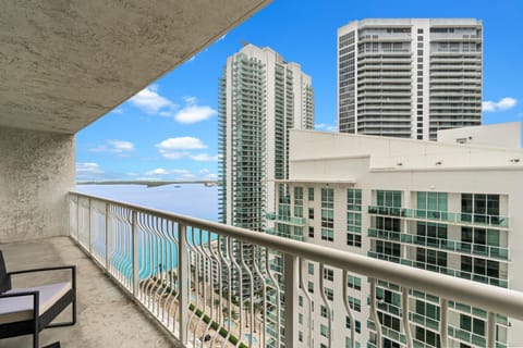 View (from property/room), Balcony/Terrace, City view, Sea view