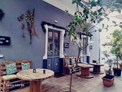 Patio, Garden, Dining area, Garden view