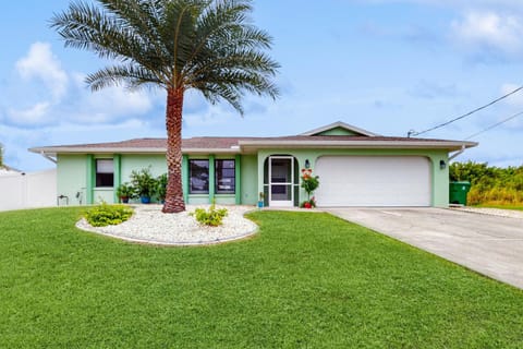 Tiki Time Out House in Port Charlotte