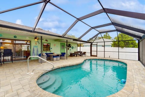 Tiki Time Out House in Port Charlotte