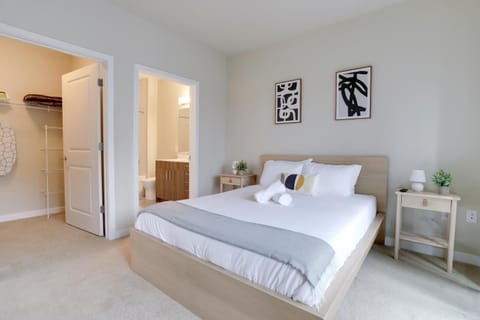 Bed, Bedroom, towels, wardrobe