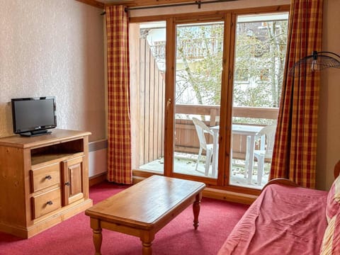 Appartement T2 Lumineux, Accès Piscine et Wifi, Proche Pistes - FR-1-807-63 Apartment in Notre-Dame-de-Bellecombe