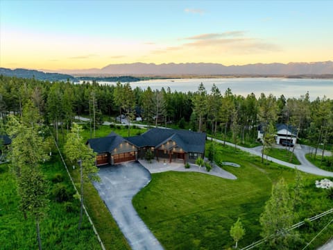 Luxe Lakeside New Build by Flathead Lake Speakeasy House in Lakeside