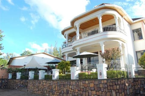 Property building, Day
