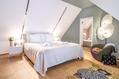 Bahnhofstrasse Designer Penthouse Private Rooftop Apartment in Zurich City