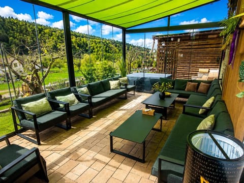 Communal lounge/ TV room, Day, View (from property/room), Balcony/Terrace, Lounge or bar, Seating area, Dining area, Garden view, Garden view, Area and facilities, Seasons