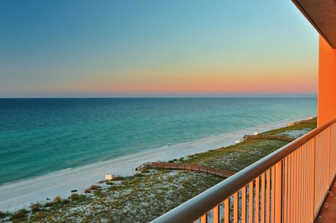 Day, Natural landscape, View (from property/room), Balcony/Terrace, Beach, Sea view, Sunrise