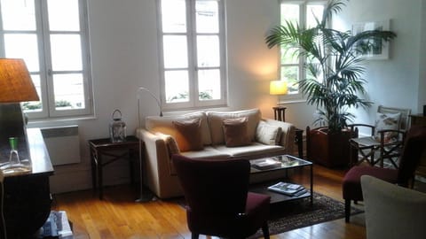 Beaune City Suite Apartment in Beaune