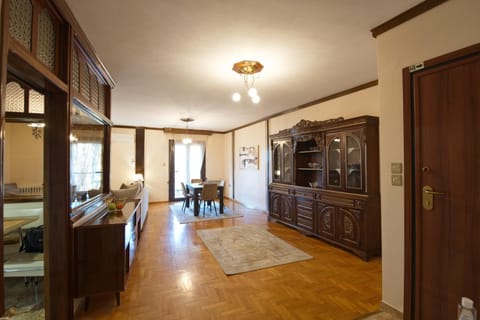 TV and multimedia, Kitchen or kitchenette, Dining area