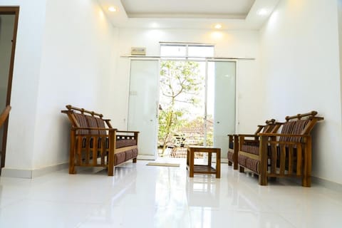View (from property/room), Living room, Seating area