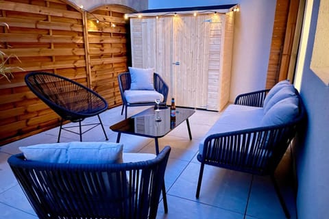 Grande terrasse en centre ville House in Aix-les-Bains