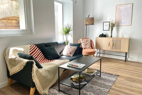 Grande terrasse en centre ville House in Aix-les-Bains