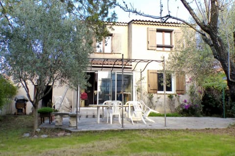 T5 house with Wifi - garden and terrace House in La Seyne-sur-Mer