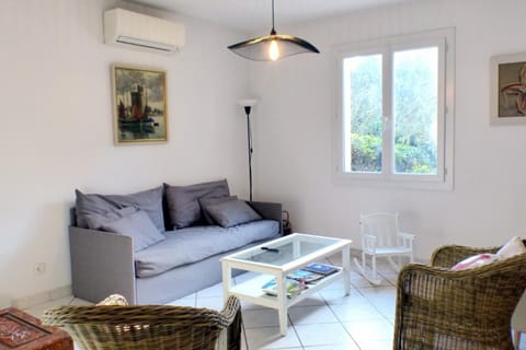 T5 house with Wifi - garden and terrace House in La Seyne-sur-Mer