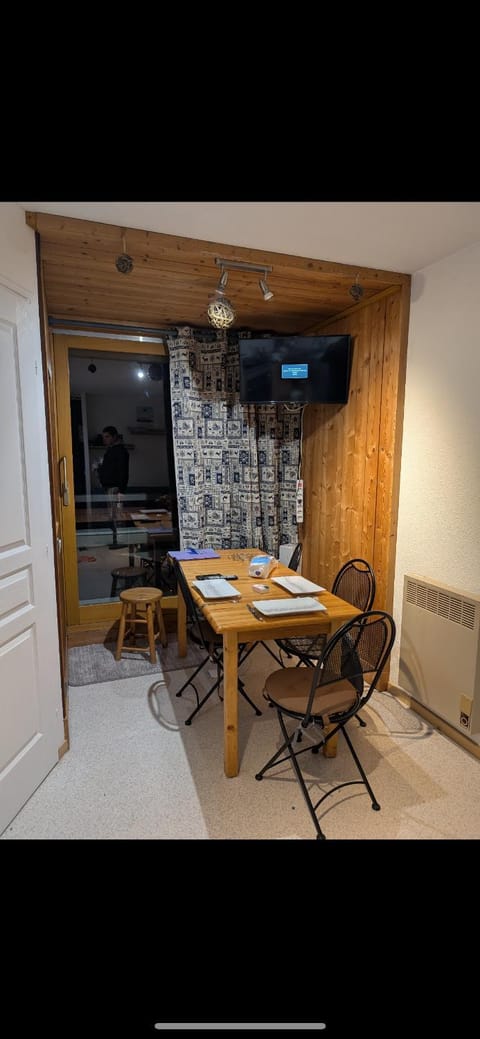 Appartement T2 avec coin montagne 6 couchages Apartment in Huez