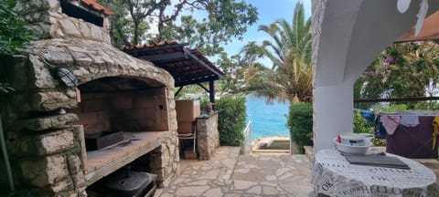 Patio, BBQ facilities