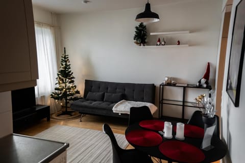 TV and multimedia, Kitchen or kitchenette, Living room, Seating area, Dining area