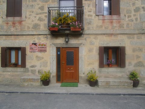 Facade/entrance
