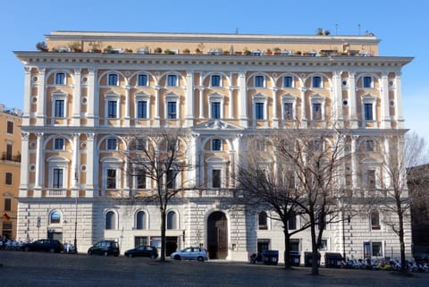 Property building, Facade/entrance, Day