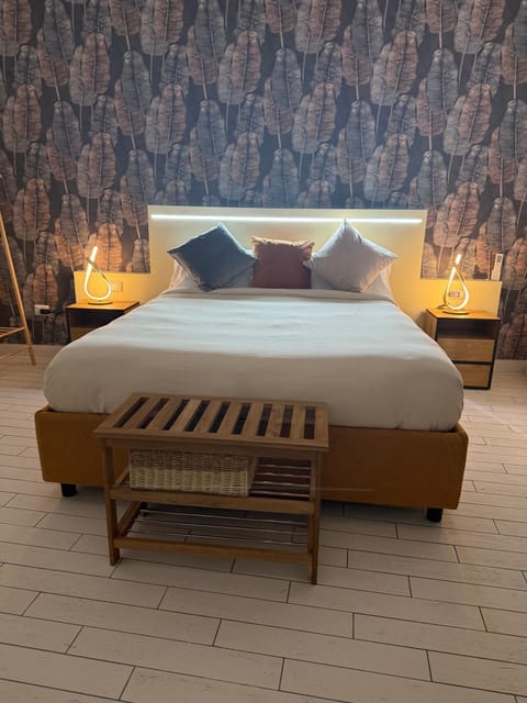 Photo of the whole room, Bedroom