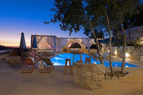 Lounge or bar, Swimming pool