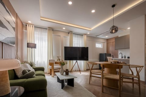 TV and multimedia, Living room, Seating area, Dining area