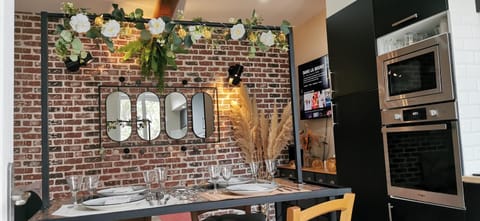TV and multimedia, Kitchen or kitchenette, Dining area