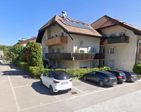 Property building, Facade/entrance, Off site
