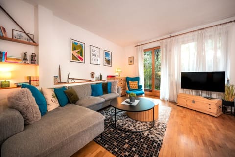 Communal lounge/ TV room, Living room