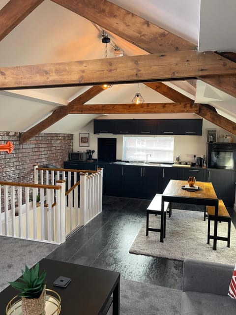 Casa Vault House in Chesterfield