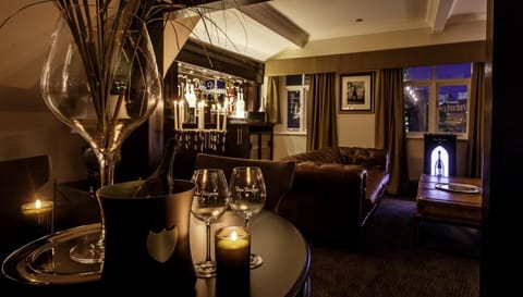 Photo of the whole room, Decorative detail, Alcoholic drinks