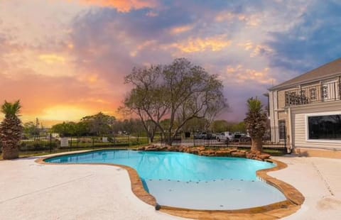 CaseyOFListings Apartment in Baytown