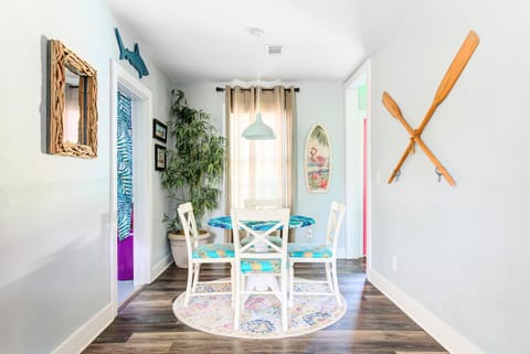 family house cowboy pool HOT TUB Yard Games House in Bellview