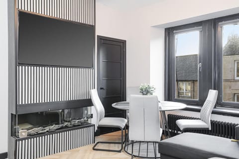 1 Bedroom Gorgie Sleeps 4 Easy City Access Apartment in Edinburgh